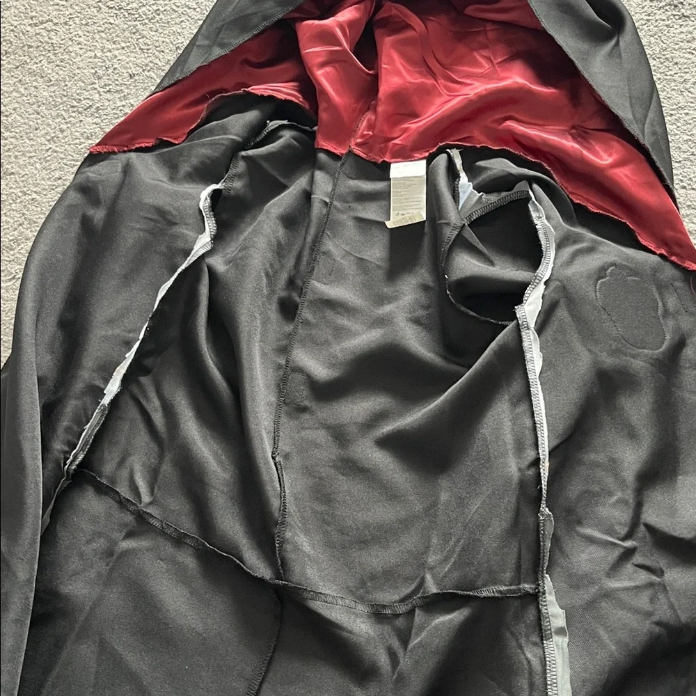 Harry Potter Gryffindor black cloak with hood lined maroon Large kids 10 - 12